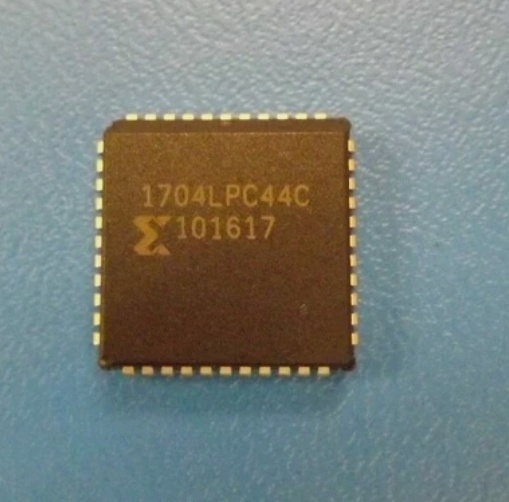XC1704LPC44I AMD